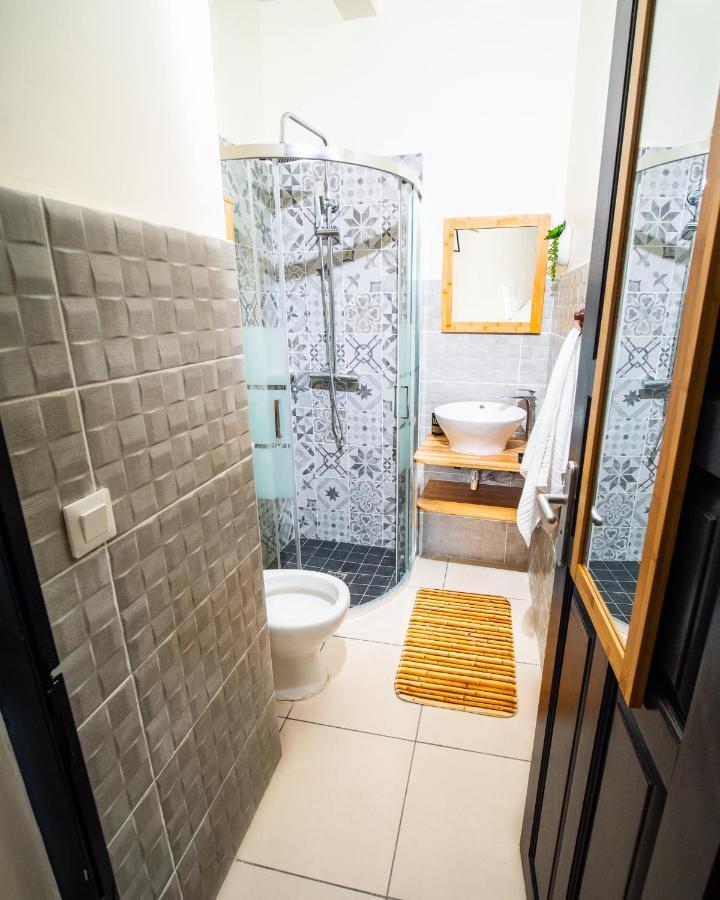 Evasion En Plein Coeur De La Ville Studio Jacuzzis Sauna Et Piscine Au Centre De Port-Louis Kültér fotó