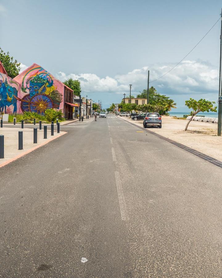Evasion En Plein Coeur De La Ville Studio Jacuzzis Sauna Et Piscine Au Centre De Port-Louis Kültér fotó